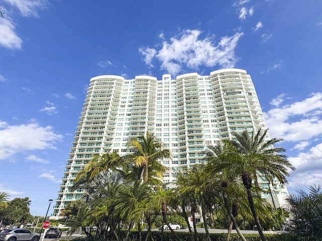 Hamptons South  photo 2